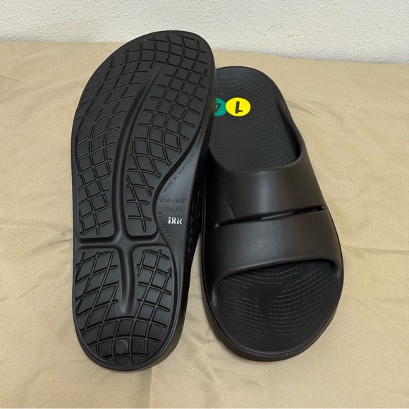 OOFOS OOahh slide sandals black unisex M14/W16 recovery comfort shoe main image 5